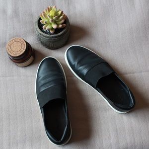 Vince sneakers NWOT size 7 1/2